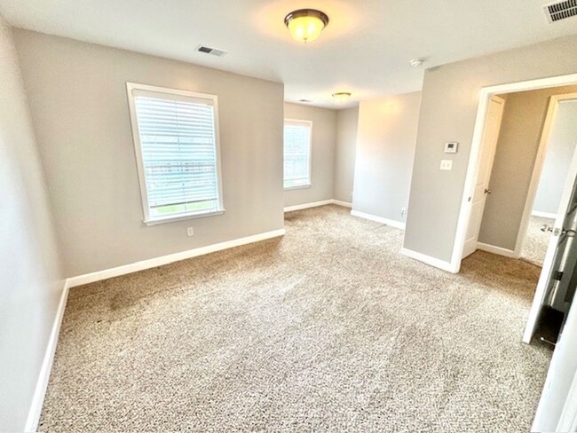 Building Photo - GlenLaurelWay7518