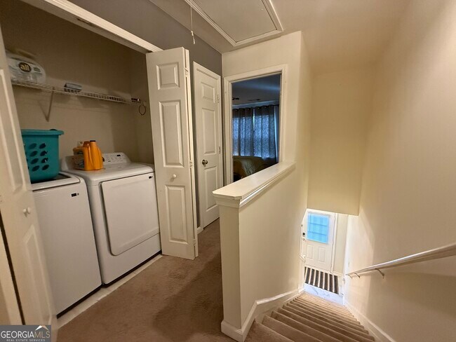 Building Photo - 1487 Cove Creek Cir