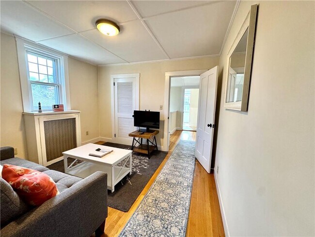 Building Photo - 8 Morton Ave