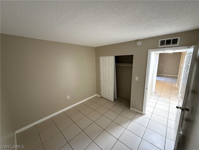 Building Photo - 1915 Braman Ave