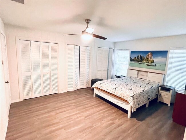 Building Photo - 2419 Wells Ave