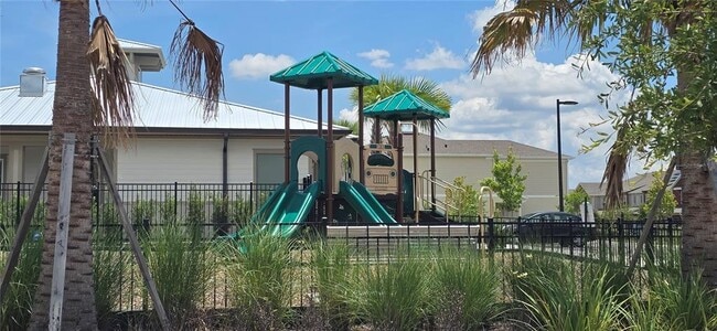 Building Photo - 2012 Tohoqua Blvd