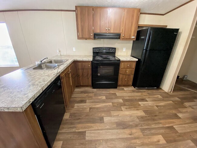 Building Photo - 2 Bedroom Mobile Home For Rent in Sulphur