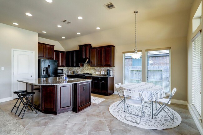 Building Photo - 13809 Evening Wind Dr