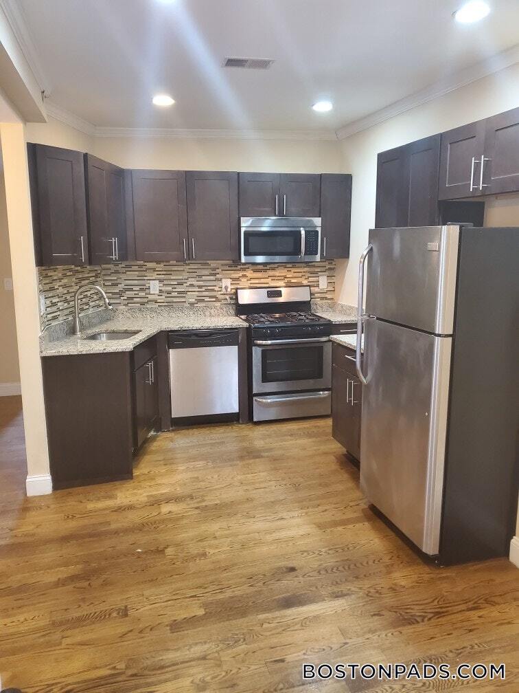 Building Photo - 2975 Washington St