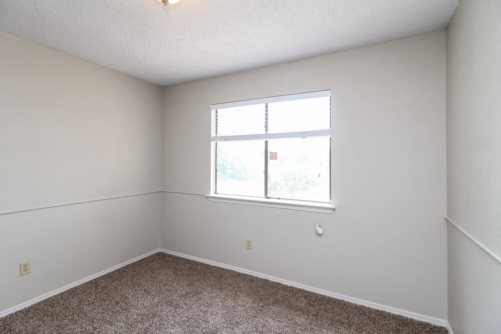 Building Photo - 635 Las Brisas Dr