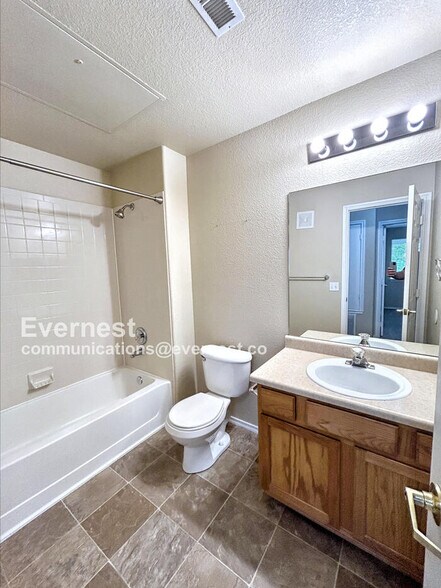 Building Photo - 3732 Riviera Grove