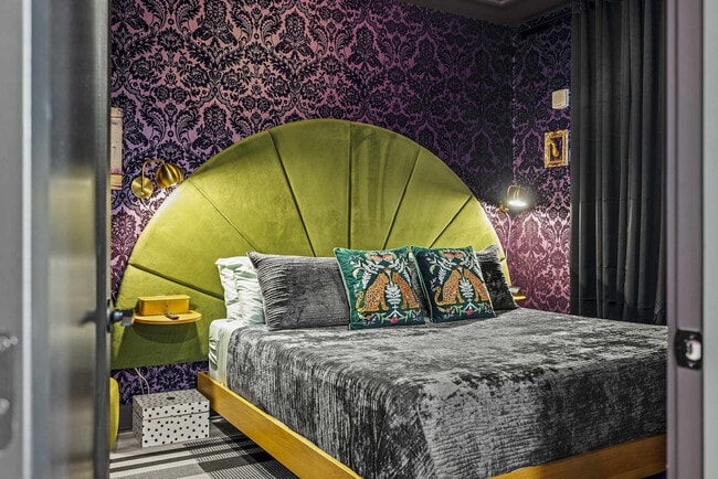 Building Photo - 245 Hermitage Ave