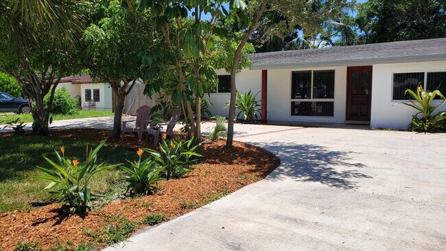 Primary Photo - 170 NW 7th St