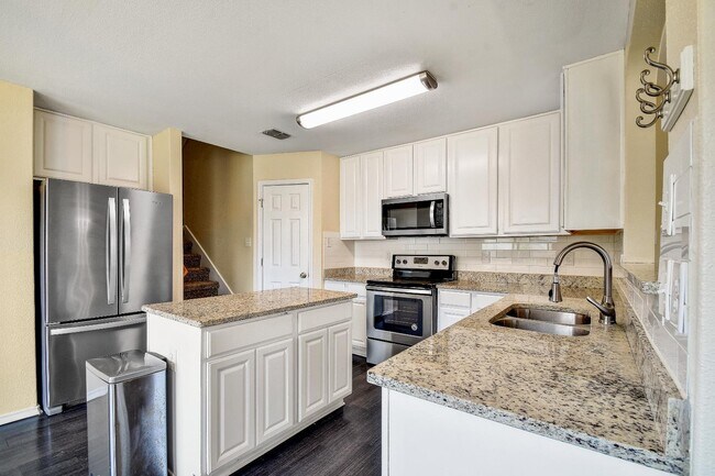 Building Photo - 410 Cardinal Way