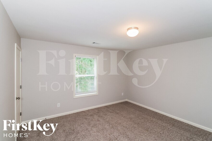 Building Photo - 84 Ivey Meadow Dr