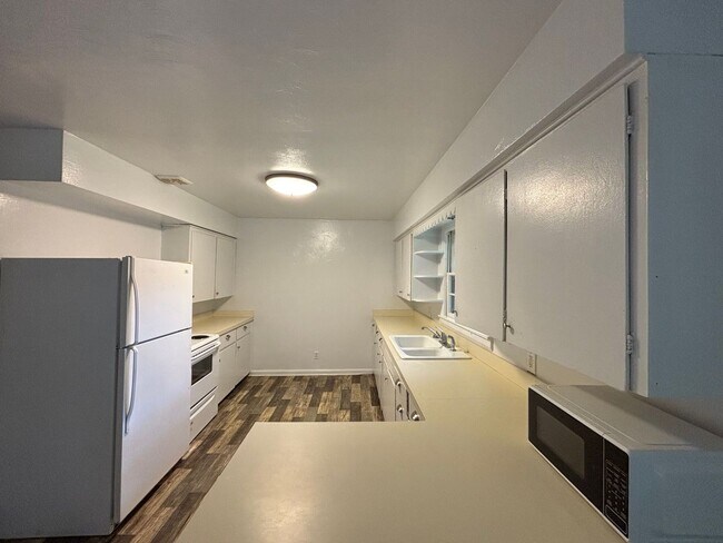 Building Photo - 3 Bed/ 1 Bath - Single Family Home