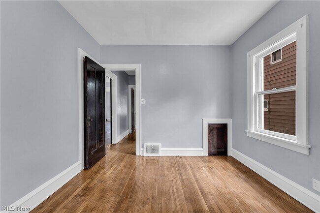 Building Photo - 5246 Joseph St