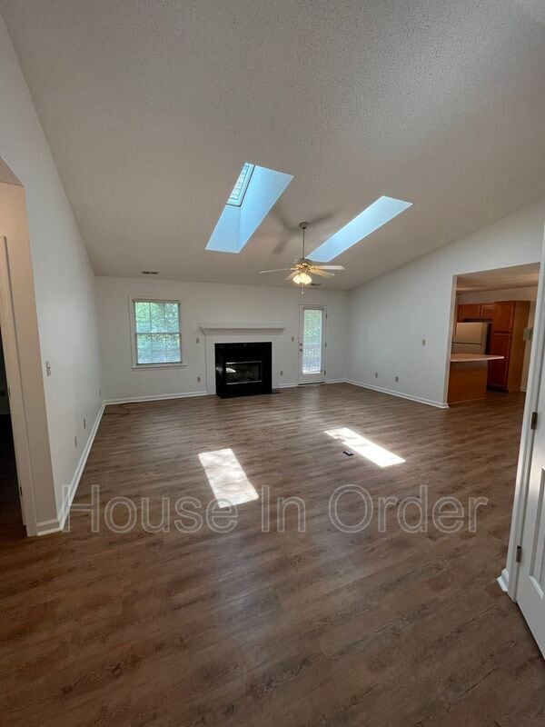 Building Photo - 108 Hyacinth Ln