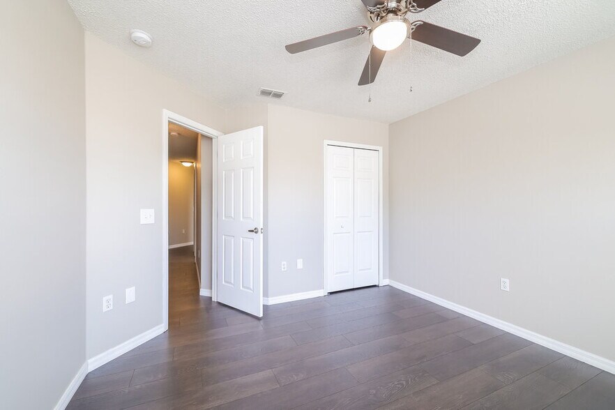 Building Photo - 418 Bedlington Ct