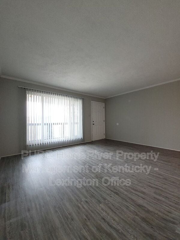 Building Photo - 1685 Alexandria Dr