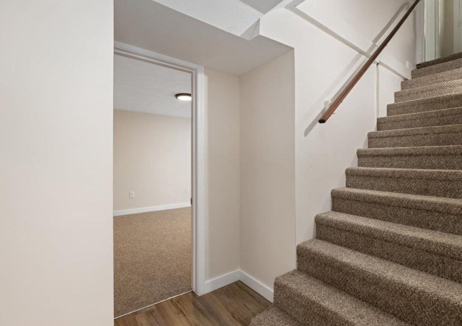 Building Photo - 226 Fraser Ln