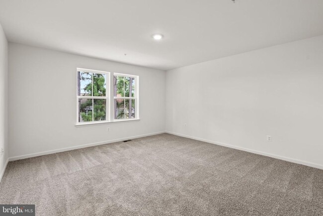 Building Photo - 8256 Longford Rd