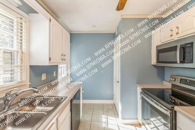 Building Photo - 1626 Northwest Dr