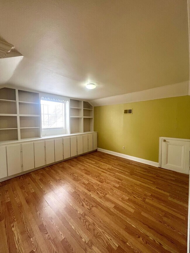 Primary Photo - 150-150 Millaudon St