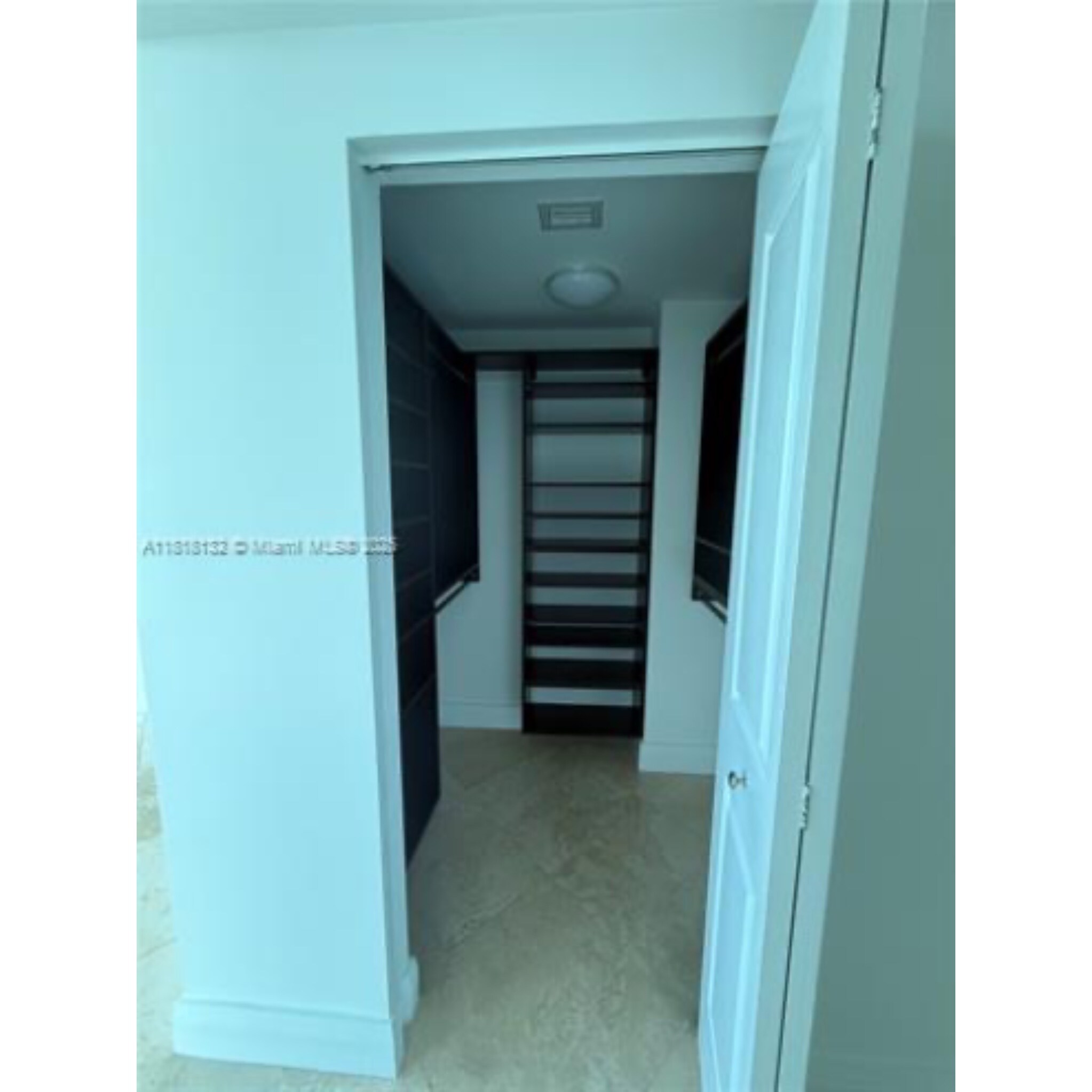 Building Photo - 480 NE 30th St