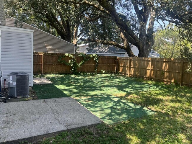 Building Photo - 6908 Weatherwood Pl