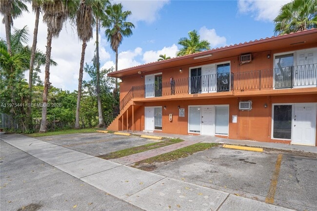 Building Photo - 1333 NW 15th St