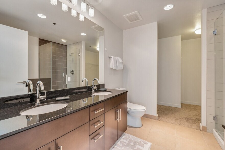 Building Photo - 1431 Curtis Street