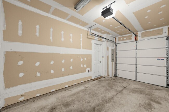 Building Photo - 7589 Great Swan Ct