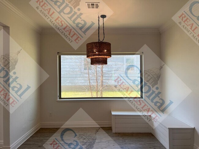 Building Photo - Charming 3 Bedroom W/ All Bills Paid!