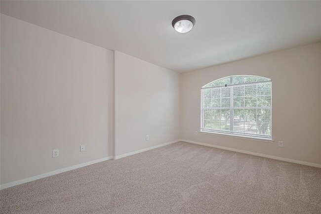 Building Photo - 21627 Cozy Hollow Ln