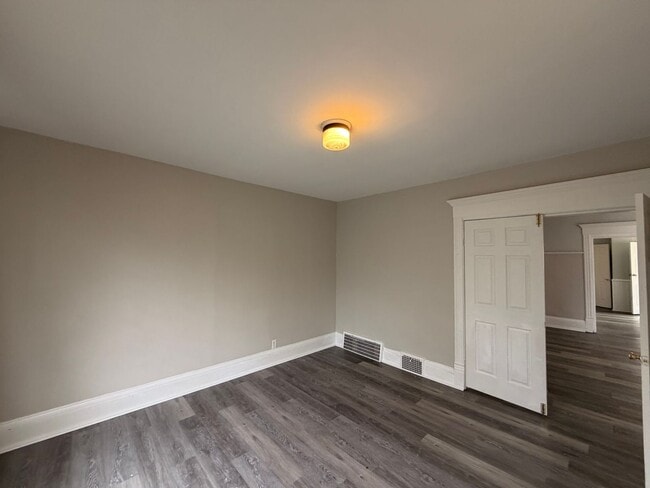 Building Photo - Washington Heights