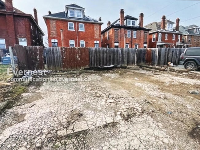 Building Photo - 430 Morrison Ave