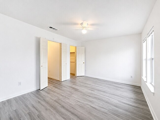 Building Photo - 2529 Rio Grande St