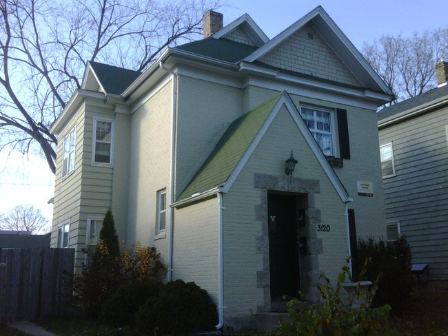 Building Photo - 3120 Fremont Ave S