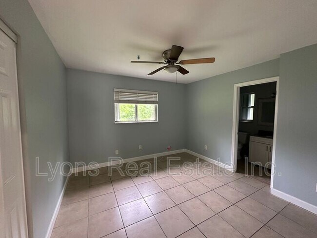 Building Photo - 4233 Pine Drop Ln