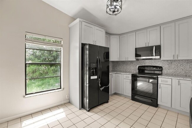 Building Photo - 3075 Woolridge Dr