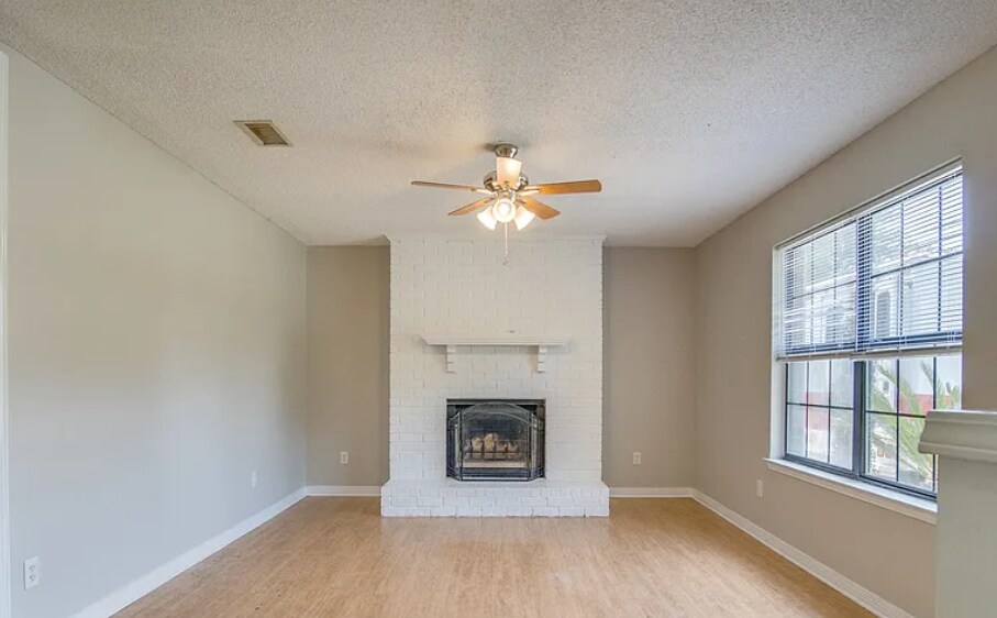 Building Photo - 6538 Bellview Pines Rd