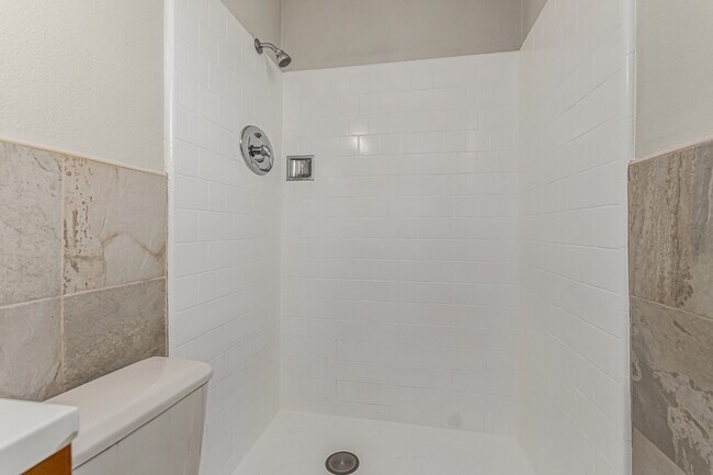 Building Photo - 4641 S 17th Pl