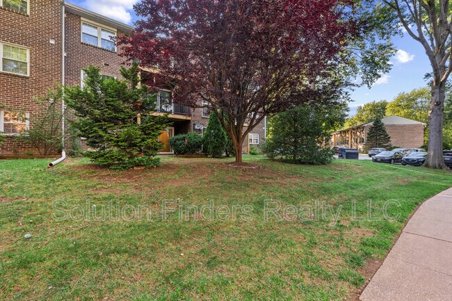 Building Photo - 211 Crocker Dr