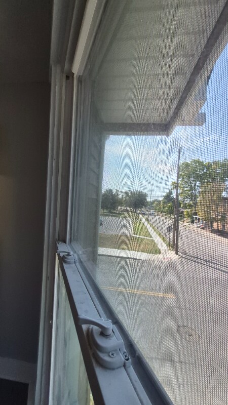 Building Photo - 916 Riverview Terrace