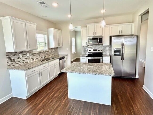 Building Photo - Now Leasing In Sommerville -4 Bedroom 2.5 ...
