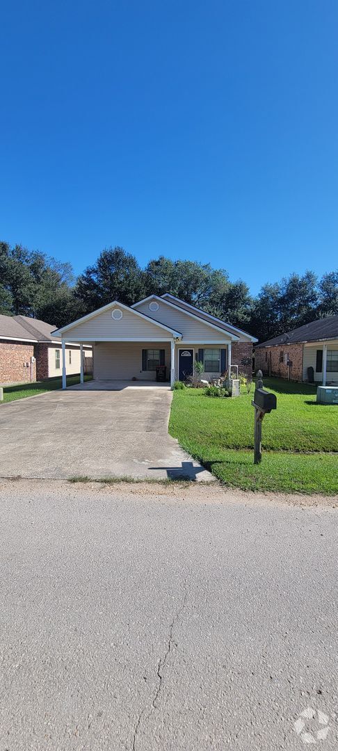 Building Photo - Home near Pelican Park