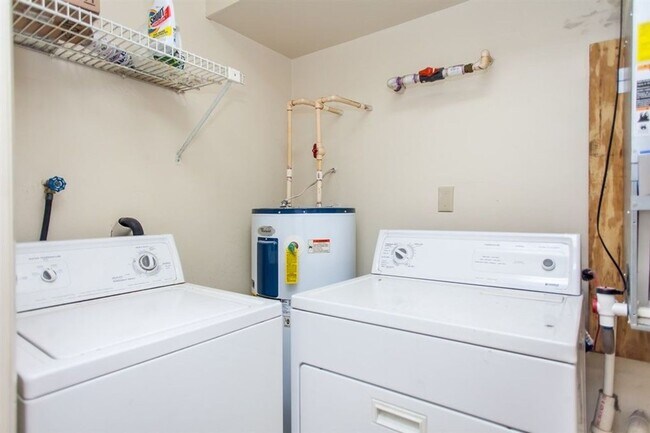 Building Photo - Turtle Creek Condo for rent- walking distance to Stonefield Shopping & enjoy the pool soon!