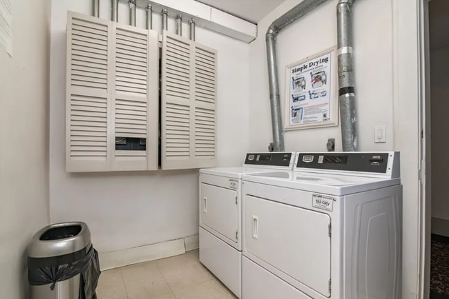 Building Photo - 140 Chestnut St