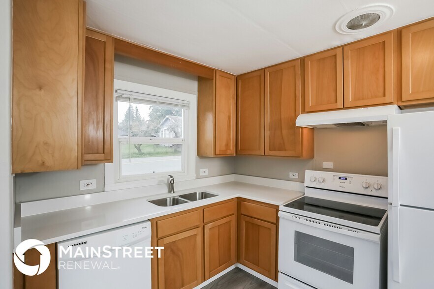 Building Photo - 966 Retsil Rd E