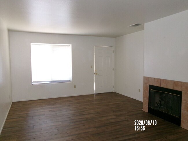 Building Photo - 2811 Brookside Dr