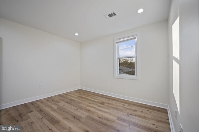 Building Photo - 555 S Marlyn Ave