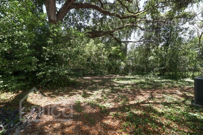 Building Photo - Charming 3/2 with Carport in Sanford