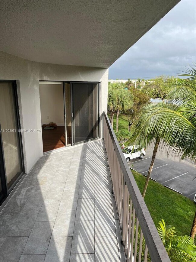 Building Photo - 8810 SW 132nd Pl